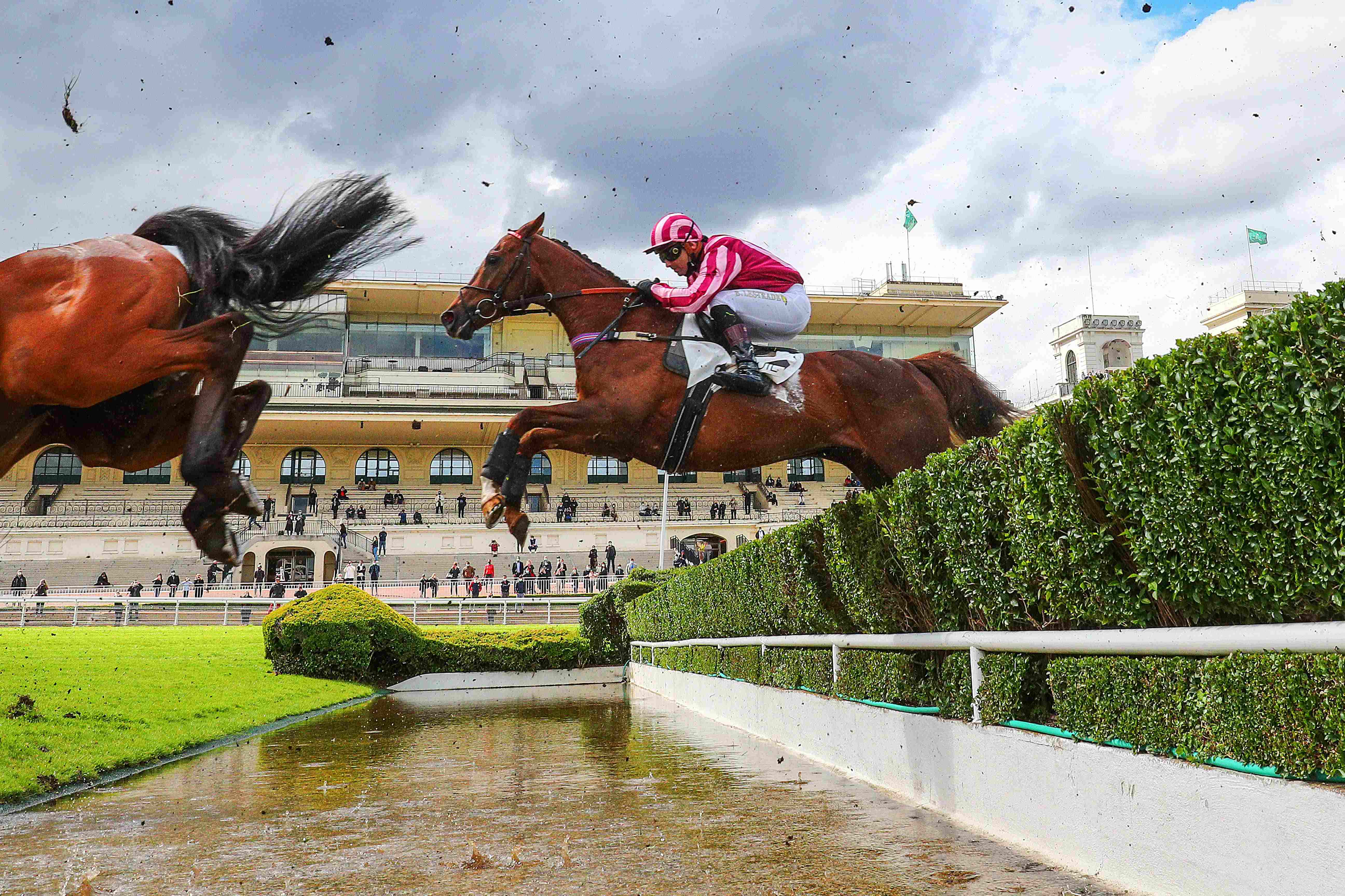 Grand Steeple Chase de Paris (GR1) Docteur de Ballon, roi d'Auteuil